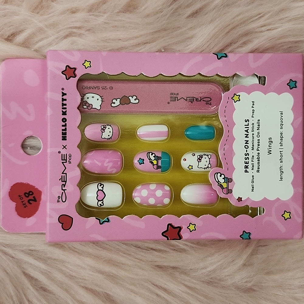 Brand New THE CREME SHOP X HELLO KITTY False Nails Kit